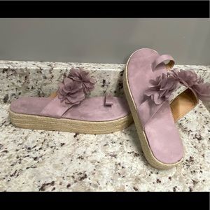 Lilac Flowers Platform Flip Flop NEW w/o Box